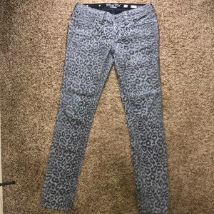 Miss Me CARGO- Size 28 (signature-rise SKINNY)